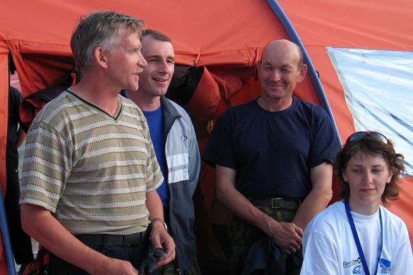 Три богатыря: Владимир Александров, Андрей Закрепа, Юрий Степанов, - руководители групп спасателей, мастера спорта по альпинизму